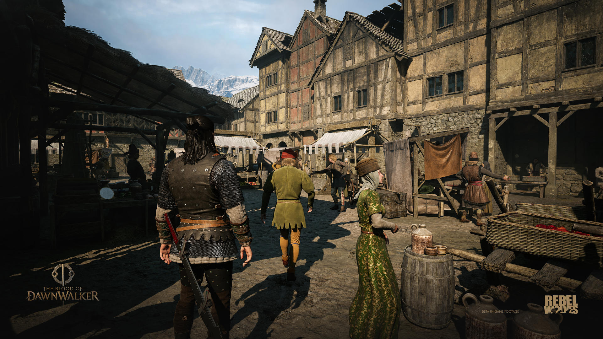 Mittelalterlicher Marktplatz mit Menschen in traditioneller Kleidung und Gebäuden.