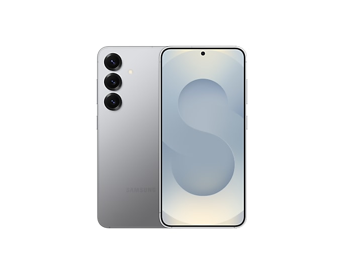 Srebrny smartfon Samsung z trzema aparatami i niebieskim tłem w kształcie litery S.