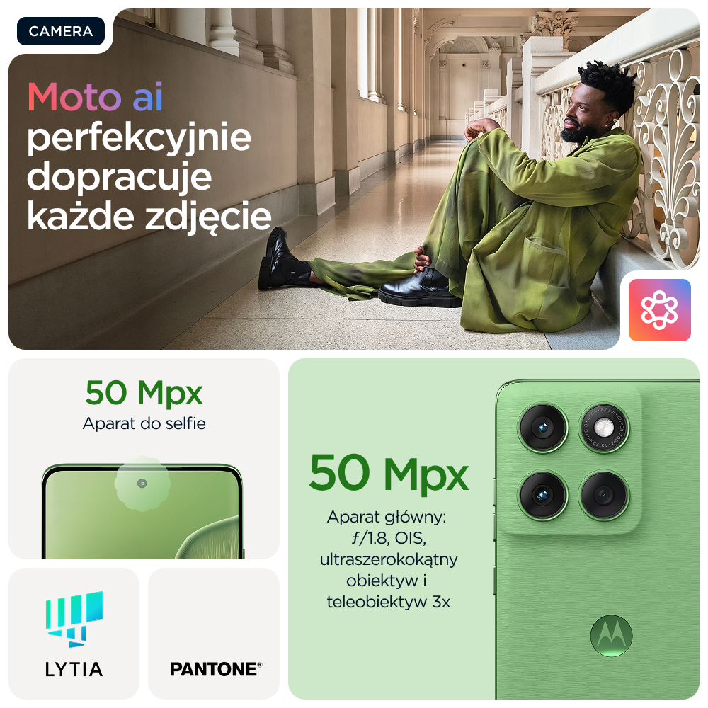 Mężczyzna w zielonym stroju siedzi na podłodze w długim korytarzu, pokazano telefon.