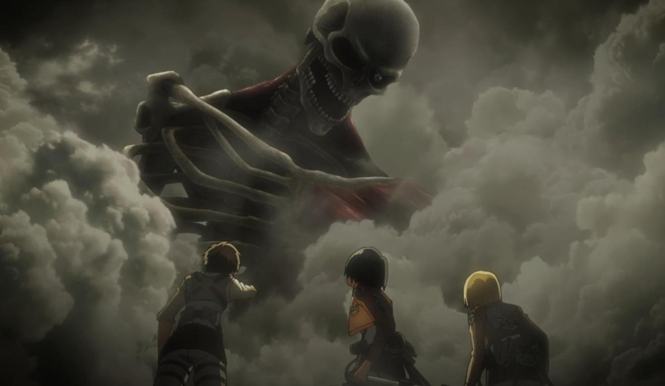 Riesiger Titan mit Skelettgesicht blickt auf drei Figuren in der Wolkenlandschaft herab.