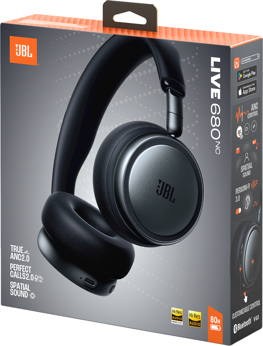 Eine JBL Live 680NC Kopfhörerbox zeigt ein großes Bild der schwarzen Kopfhörer auf grauem Hintergrund, mit Produktdetails und Logos.