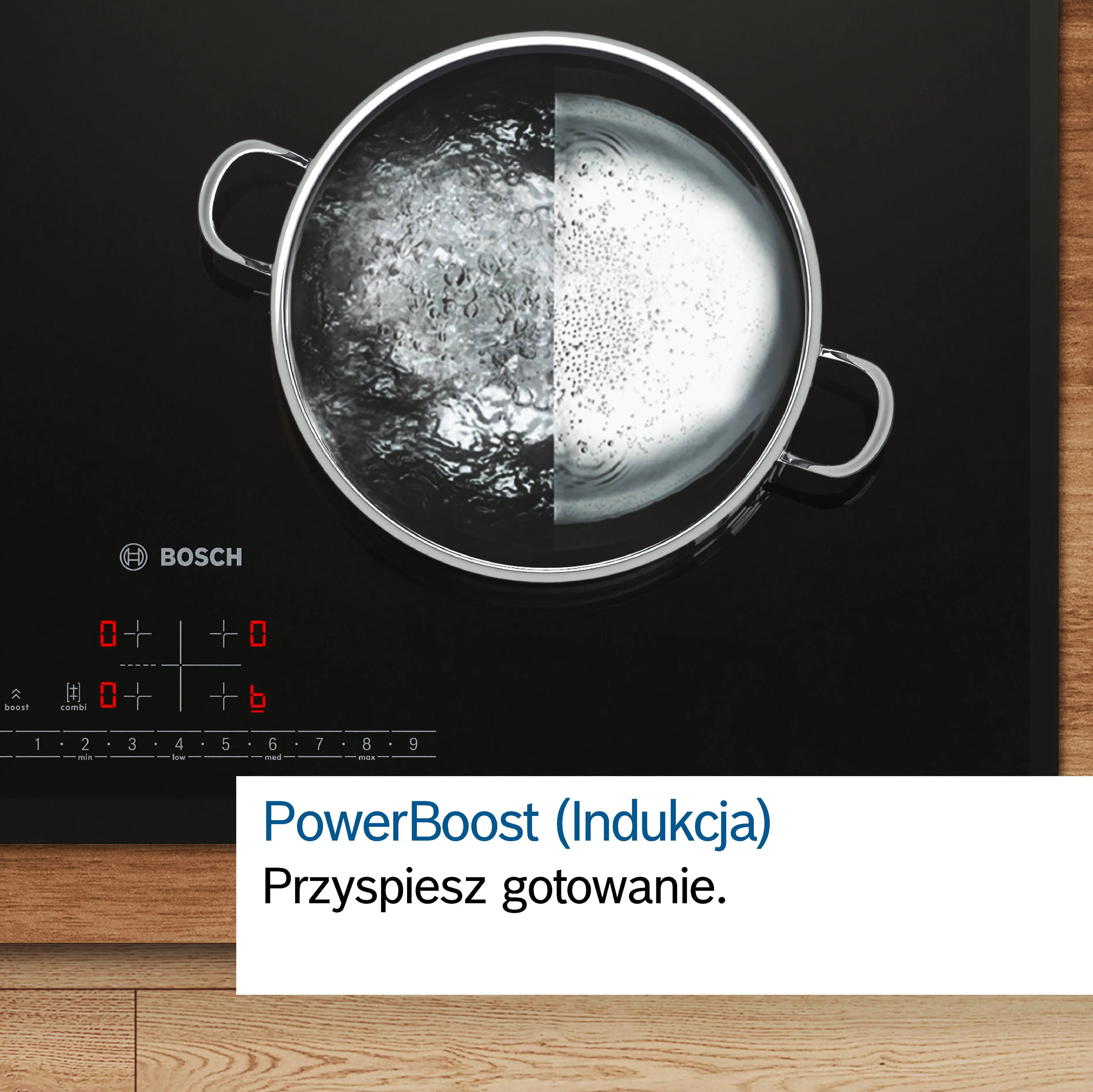 Garnek z gotującą się wodą na płycie indukcyjnej z logo Bosch i panelem sterowania.