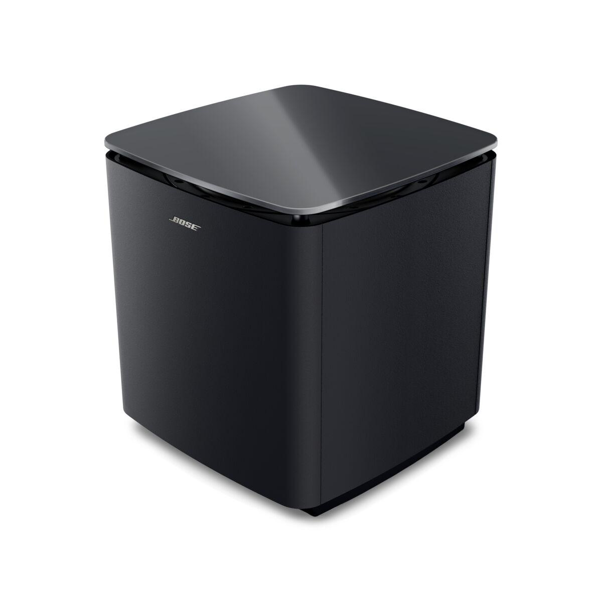 Schwarzer Bose Subwoofer mit glänzend schwarzer Oberseite, auf weißem Hintergrund.