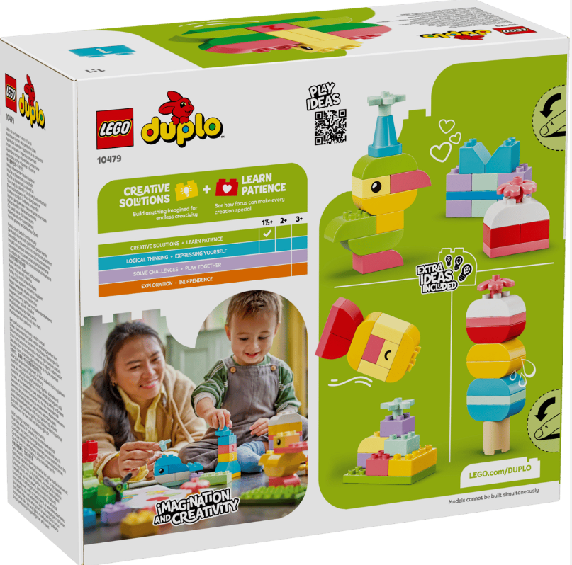 LEGO Duplo Box: Mutter und Kind spielen mit bunten Bausteinen. Zeigt verschiedene Bauideen.