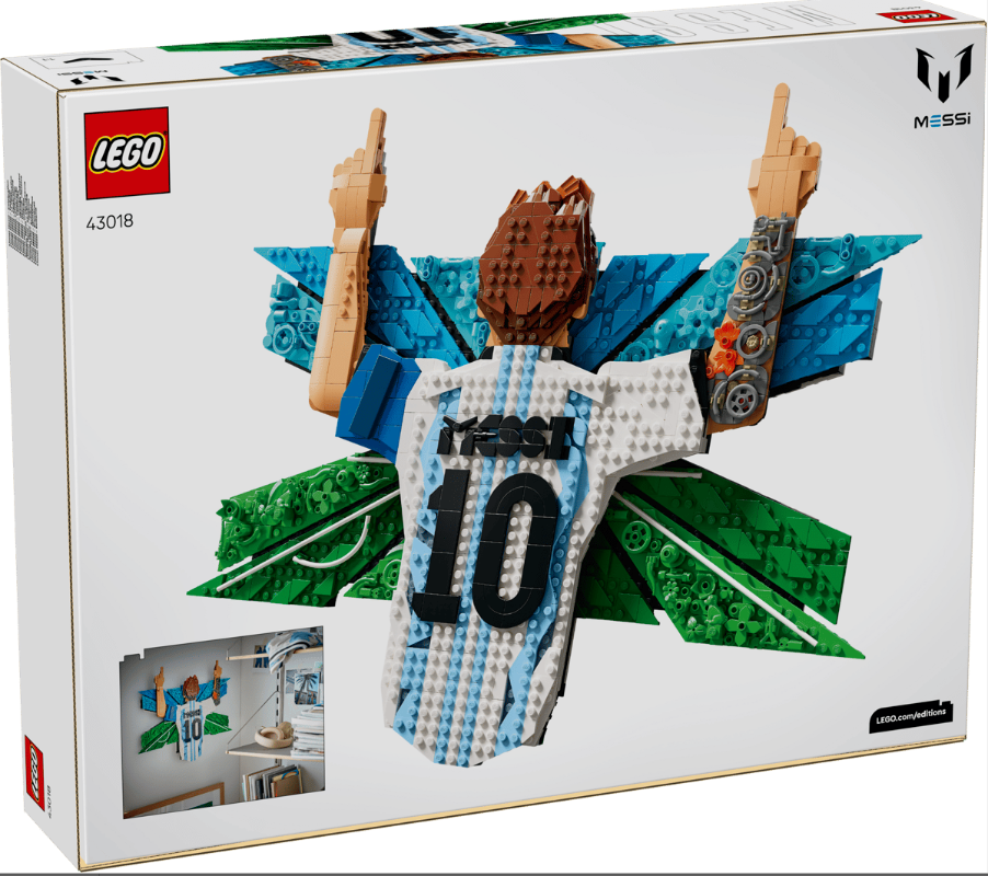 LEGO-Bausatz-Box mit Messi-Figur, beflügelt mit blauen und grünen LEGO-Elementen.