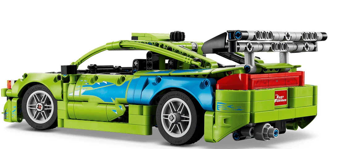 Grüner Lego-Sportwagen mit blauen Akzenten und Heckspoiler.