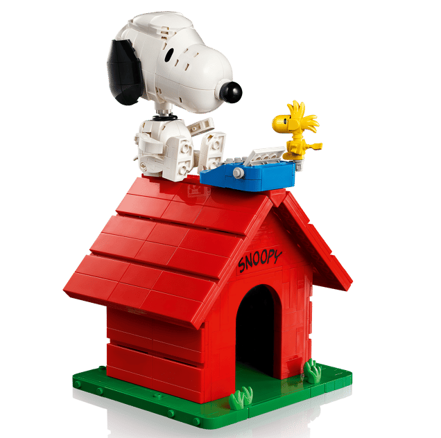 Snoopy und Woodstock sitzen auf einem roten Hundehäuschen mit der Aufschrift "Snoopy".