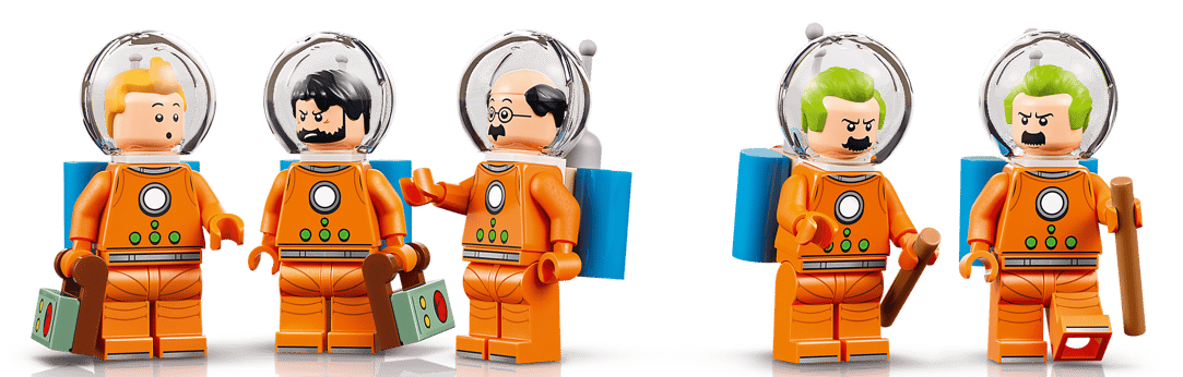 Fünf Lego-Figuren in orangefarbenen Raumanzügen mit Helmen.
