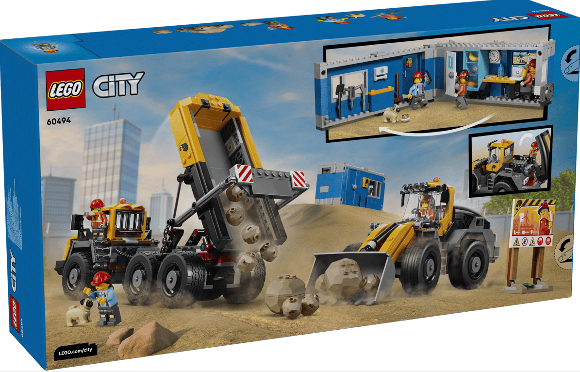 LEGO City Baufahrzeuge mit Arbeitern und einem Hund auf einer Baustelle.