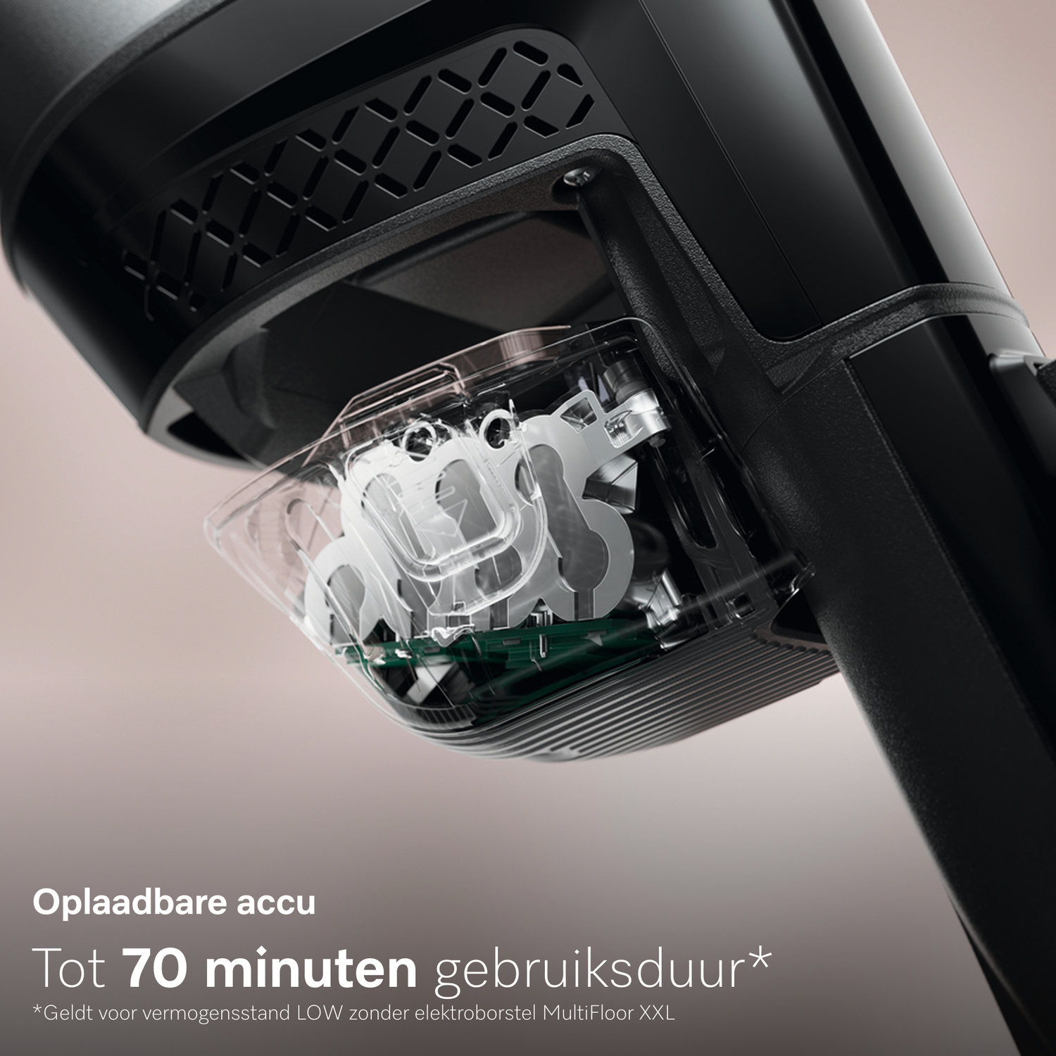 Close-up van een zwarte stofzuigeraccu met zichtbare batterijcellen.