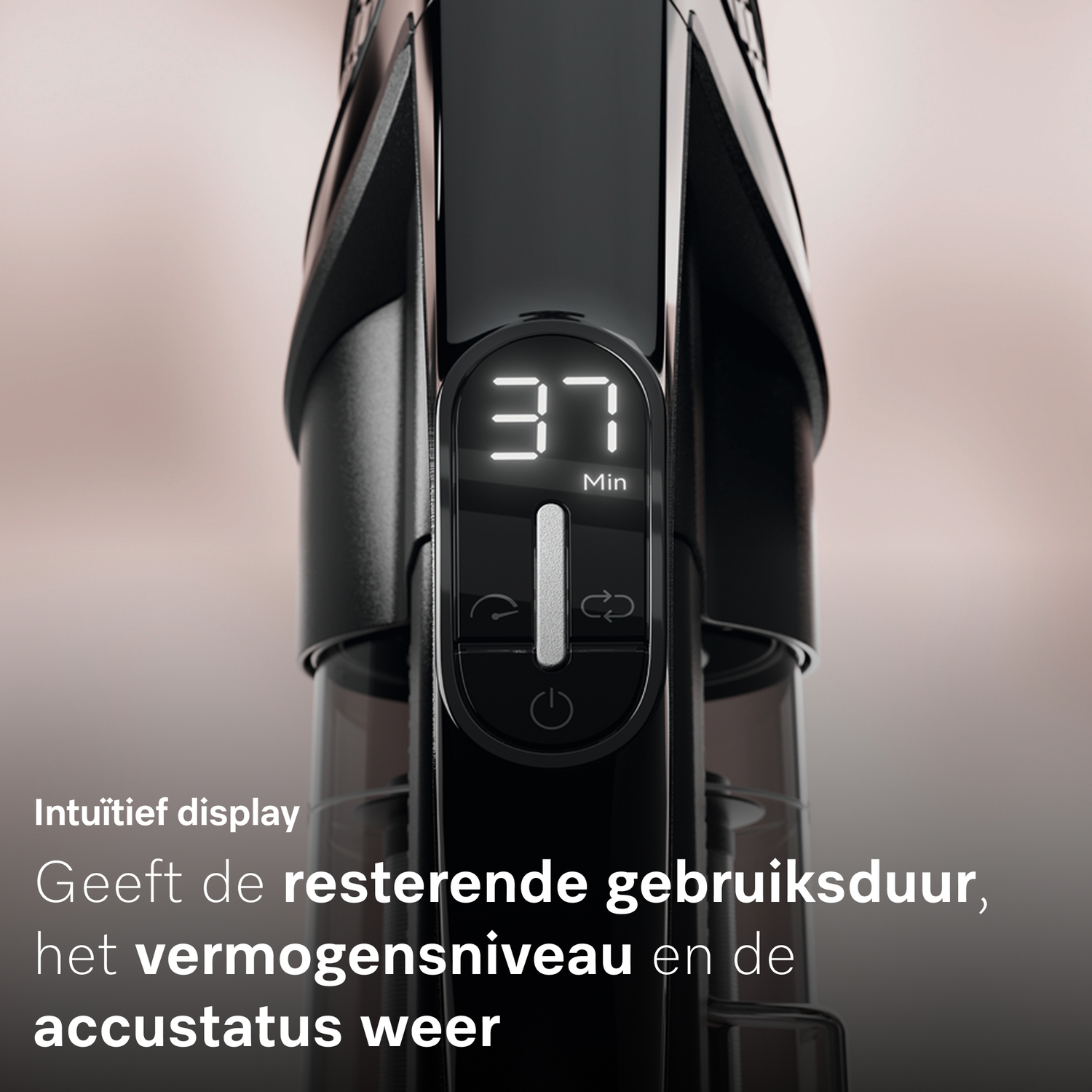 Zwarte stofzuigerhandgreep met digitaal display dat 37 minuten aangeeft.