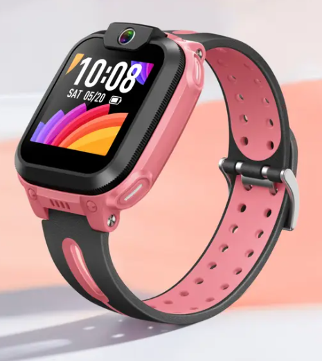 Różowy smartwatch z czarnym paskiem i kamerą nad ekranem.