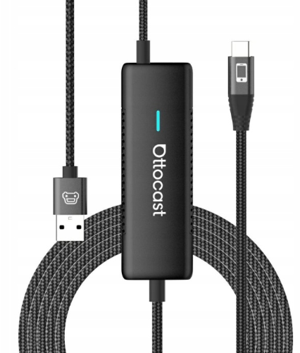 Czarny produkt Ottocast z kablami USB-A i USB-C.