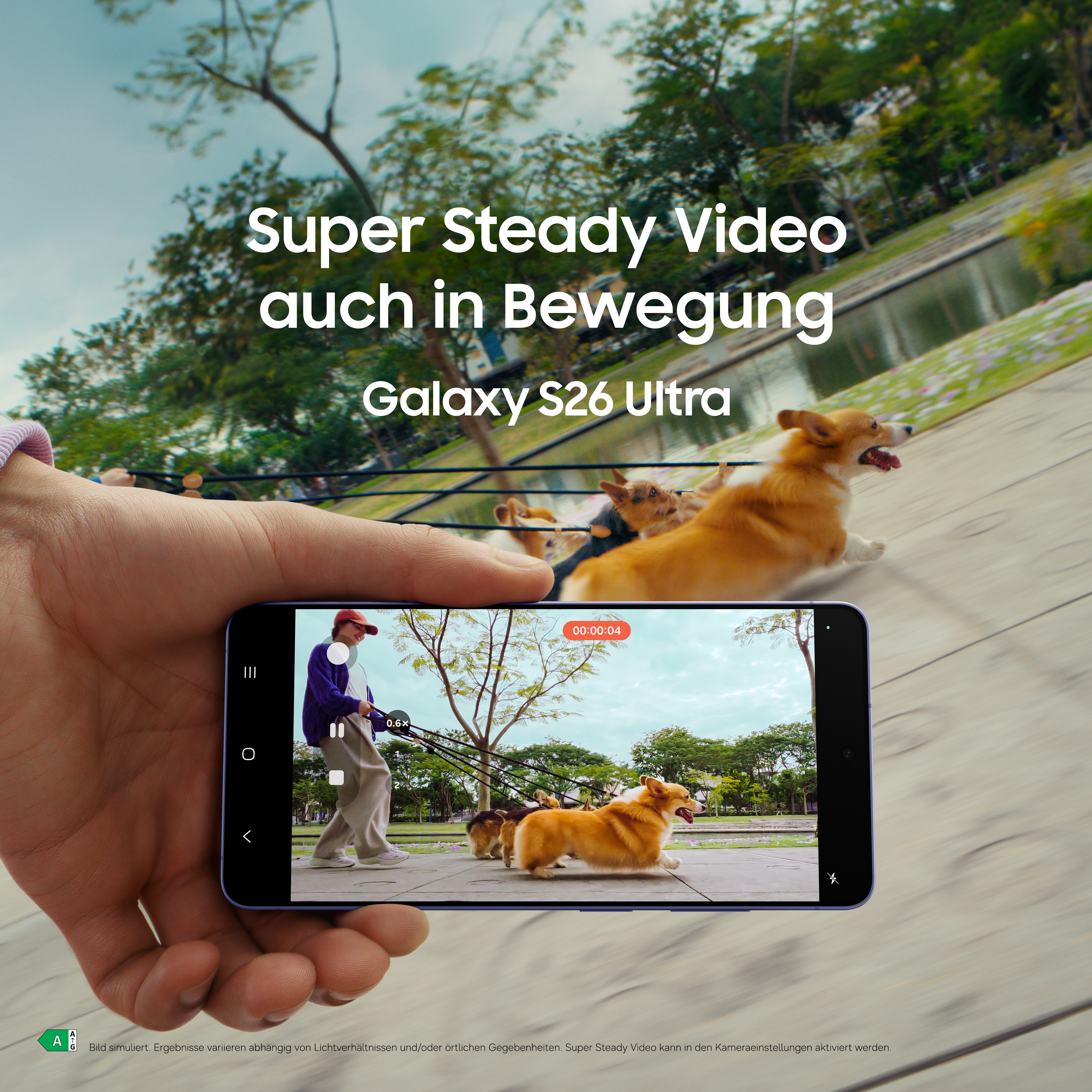 Ein Mann geht mit drei Corgis im Park spazieren, aufgenommen mit einem Galaxy S26 Ultra.