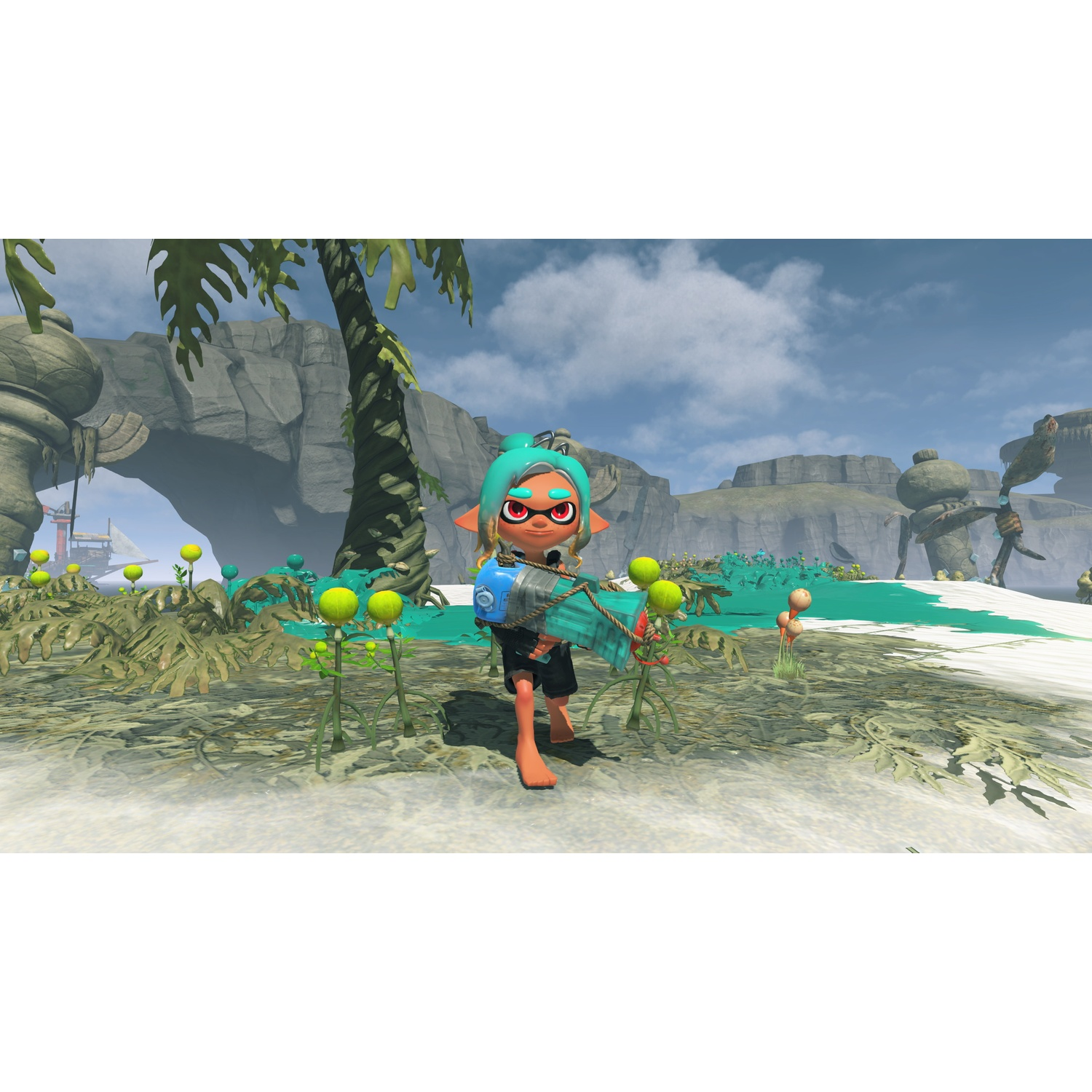 Een personage met turkoois haar en rode ogen houdt een blauw wapen vast op een strand.