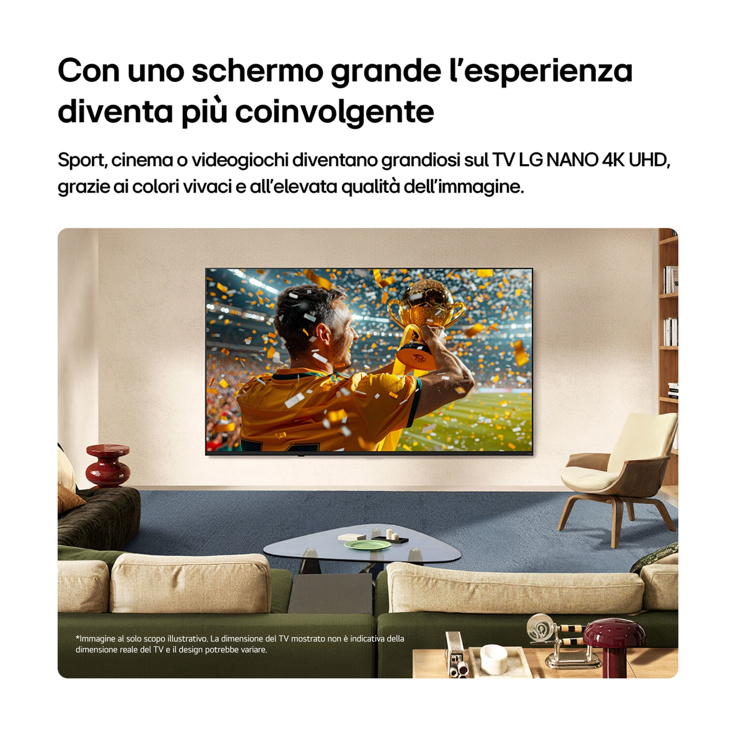 Uomo celebra con trofeo davanti TV LG Nano 4K. Salotto con divani.