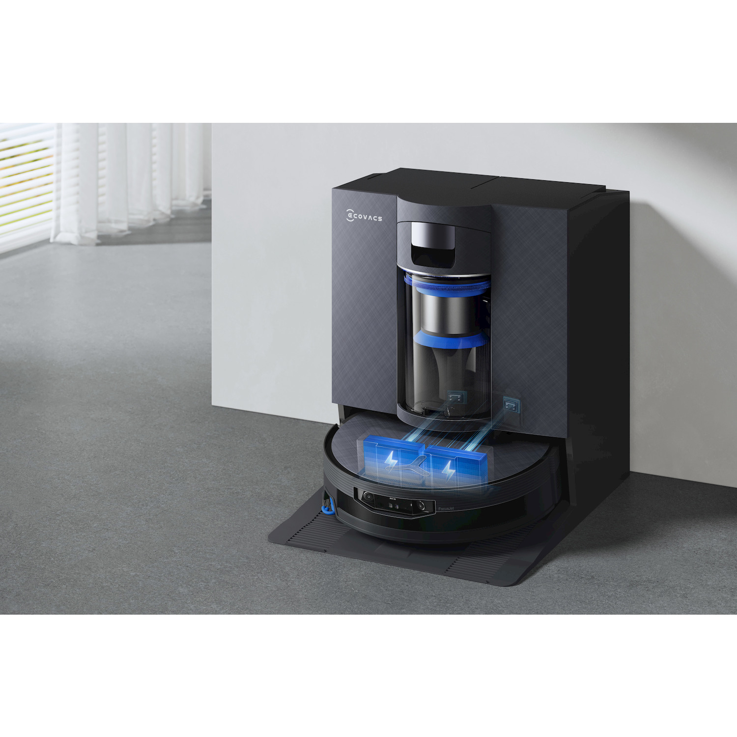 Un robot aspirapolvere con stazione di ricarica e icone effetto energia blu.