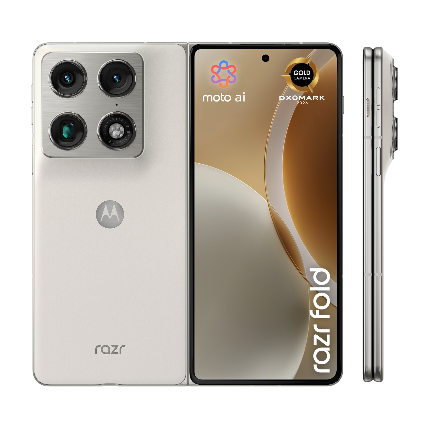 Uno smartphone Motorola Razr pieghevole bianco con quattro fotocamere posteriori e display esterno.