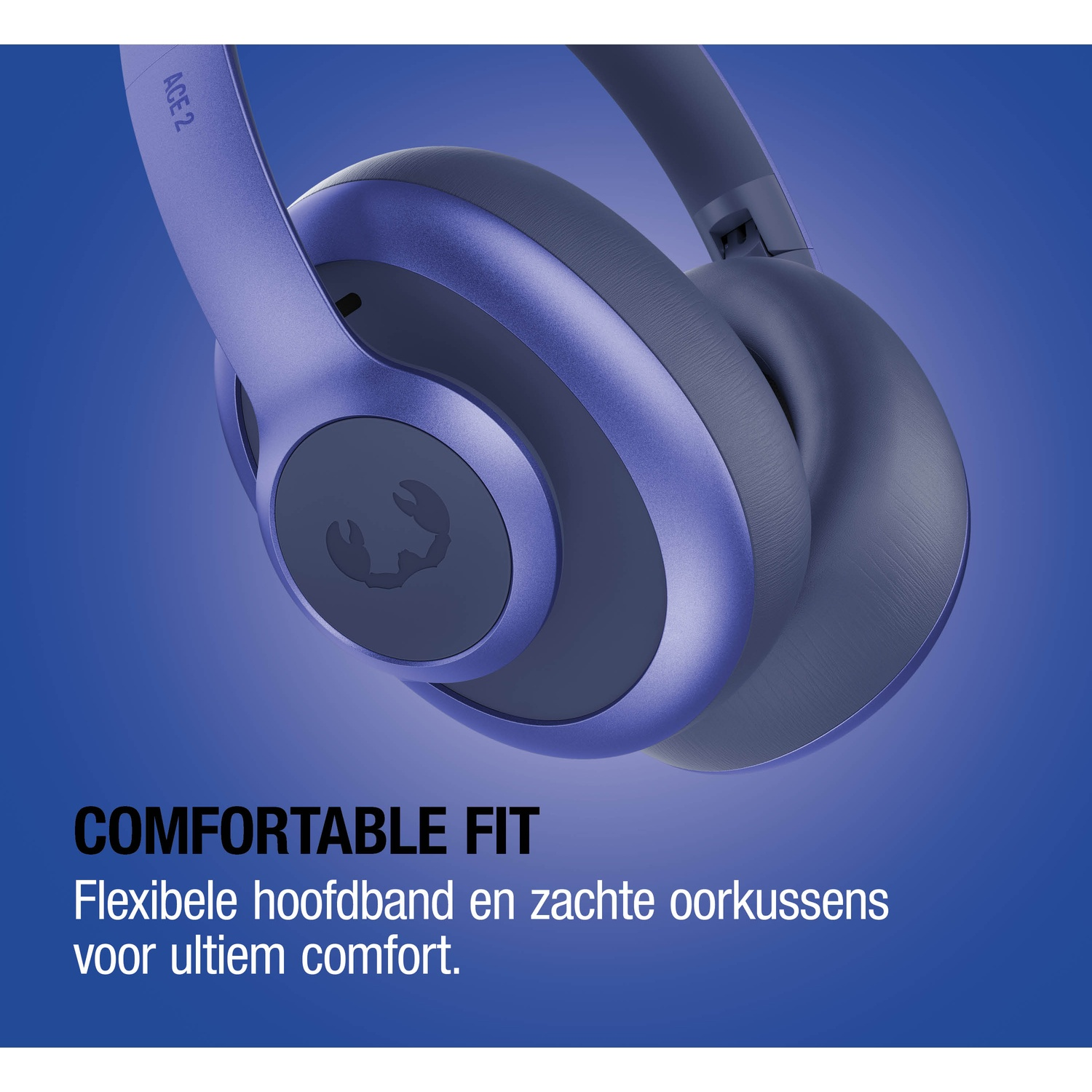 Casque violet avec inscription ACE 2 et logo scorpion sur fond bleu.