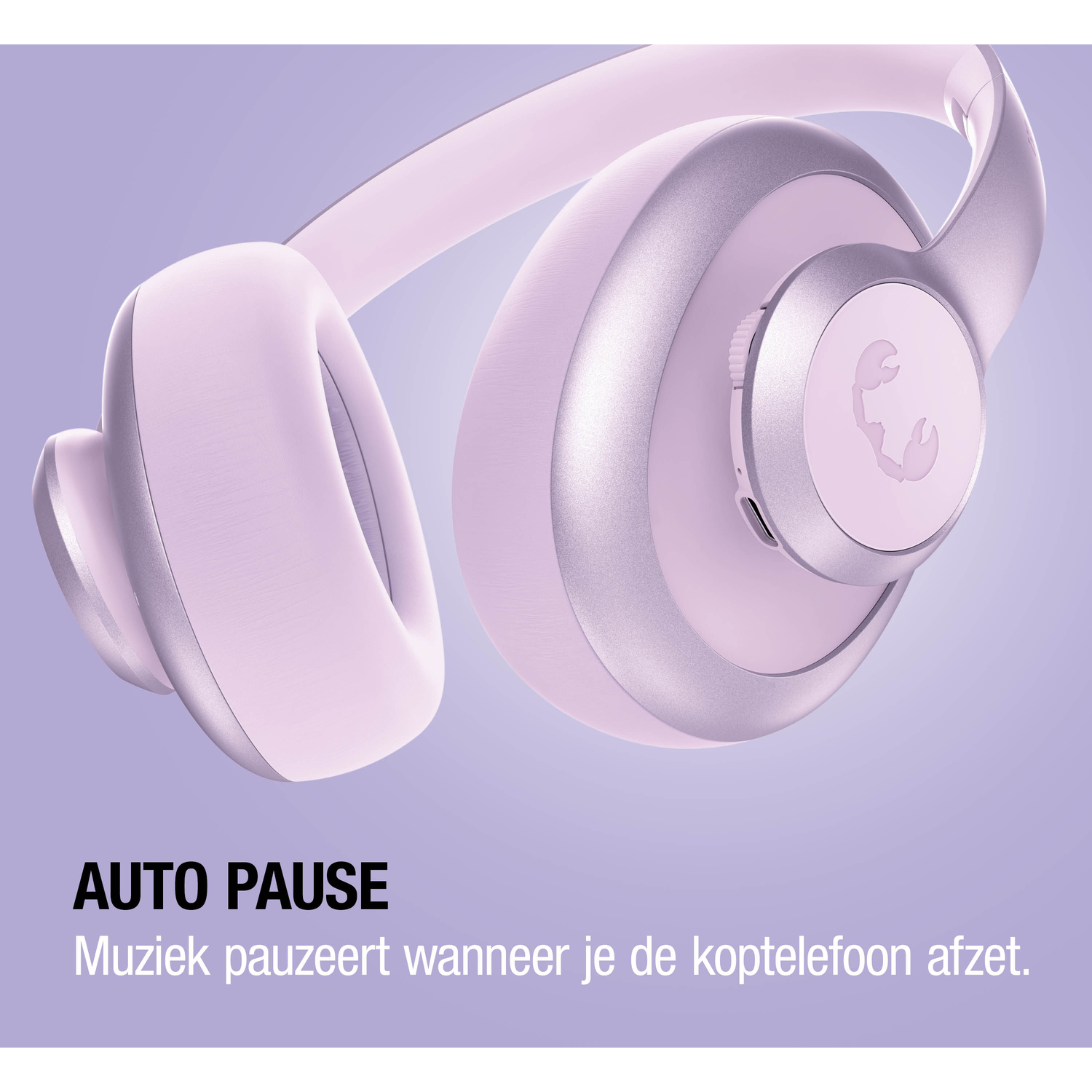 Lavendelkleurige koptelefoon met schorpioenlogo. Muziek pauzeert bij afzetten.