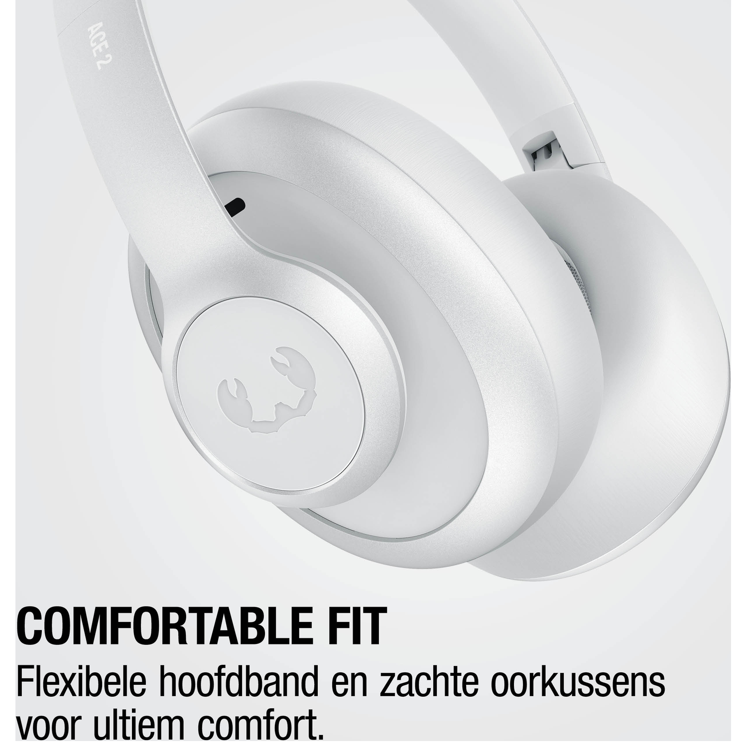 Witte ACE 2 koptelefoon met comfortabele pasvorm en zachte oorkussens.