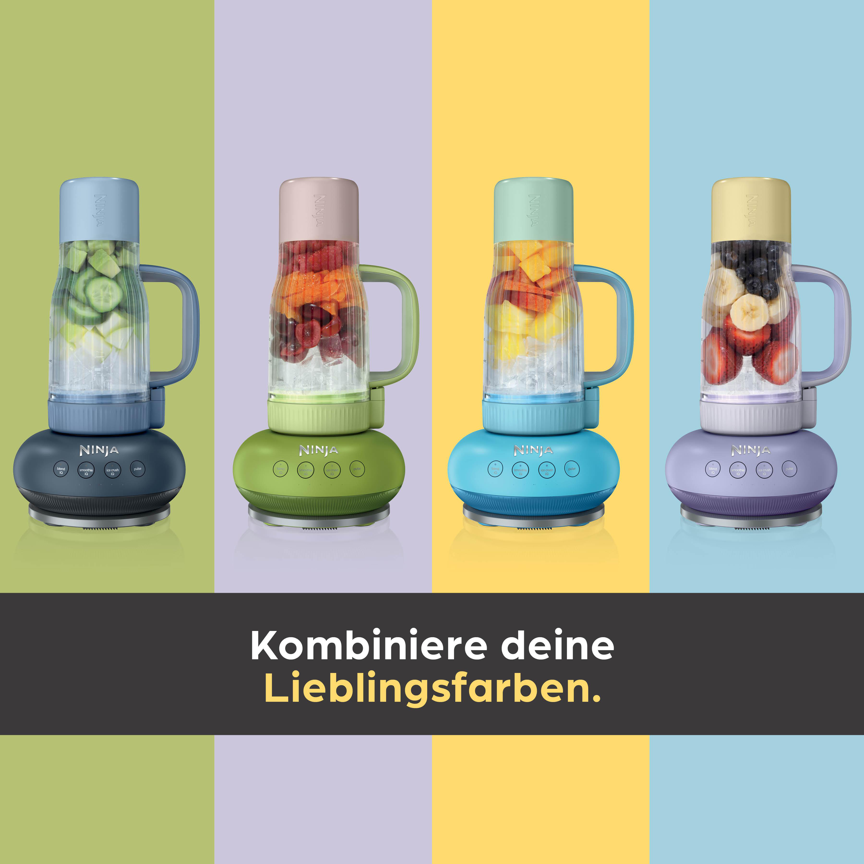 Vier Ninja-Mixer mit Früchten und Eis auf farbigem Hintergrund.