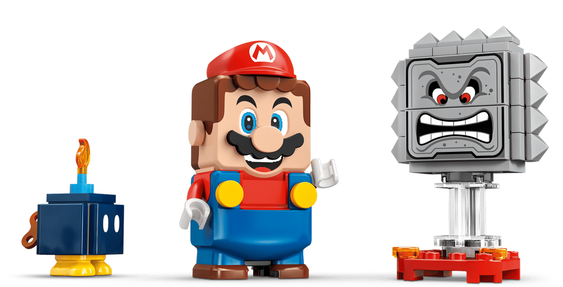 Ein Lego-Mario, eine Bombe und ein Steinwesen mit wütendem Gesicht.