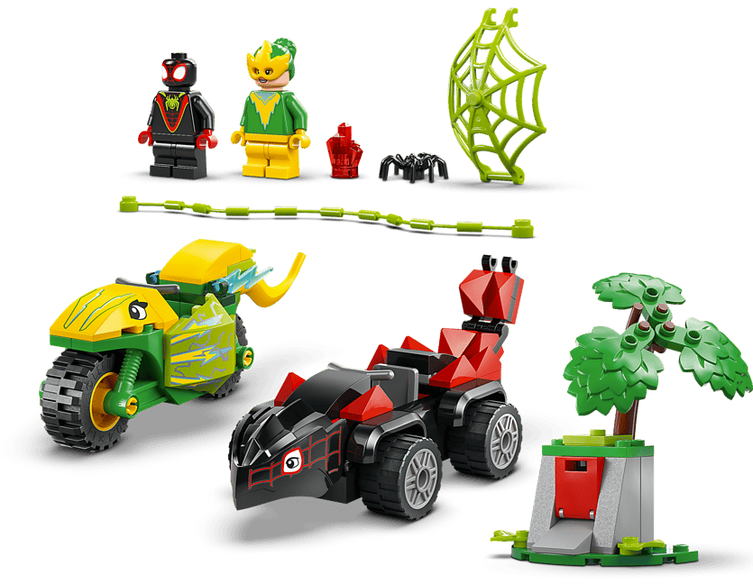 LEGO-Figuren, Fahrzeuge, Spinnennetz und Baum auf weißem Hintergrund.