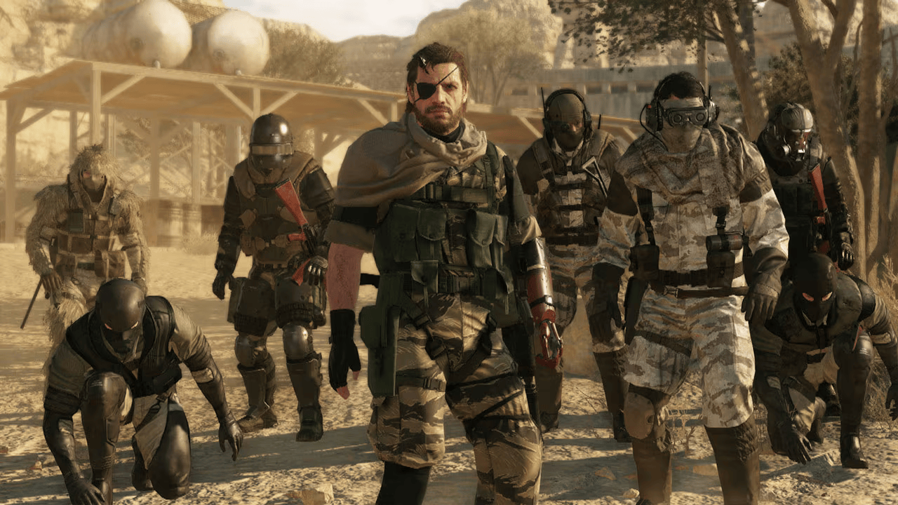 Un grupo de soldados con camuflaje se alza en un paisaje desértico.