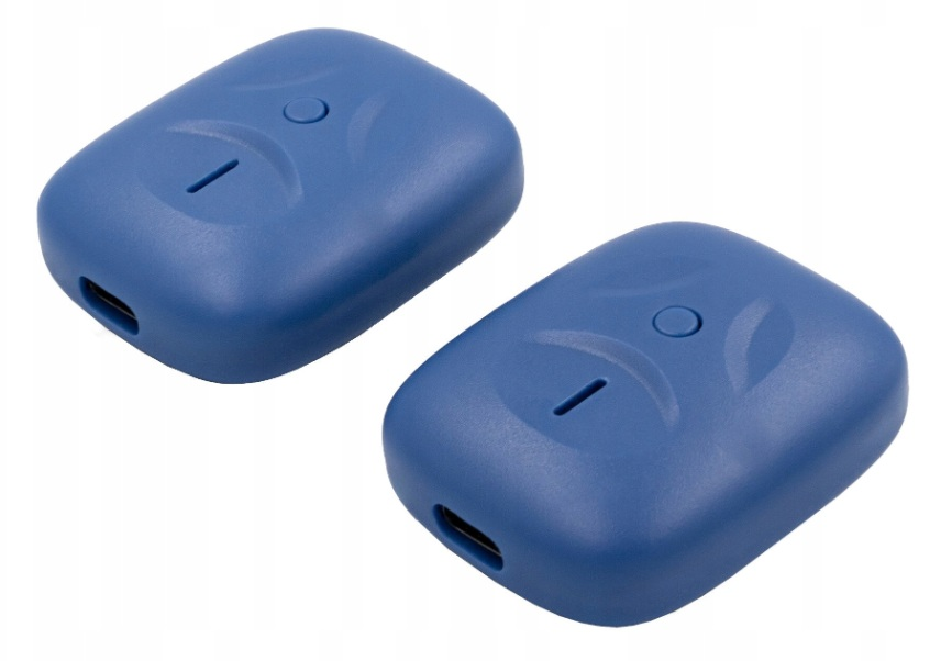 Dwa niebieskie prostokątne urządzenia z zaokrąglonymi rogami i portami USB.