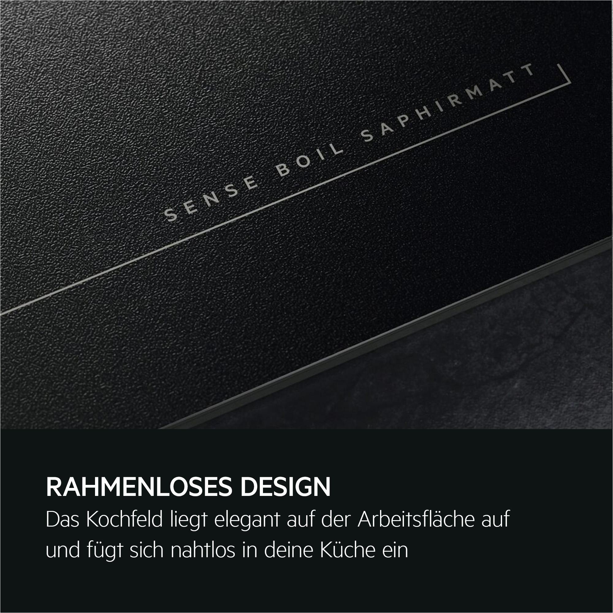Schwarzes Kochfeld mit "SENSE BOIL SAPHIRMATT" Schriftzug. Rahmenloses Design.