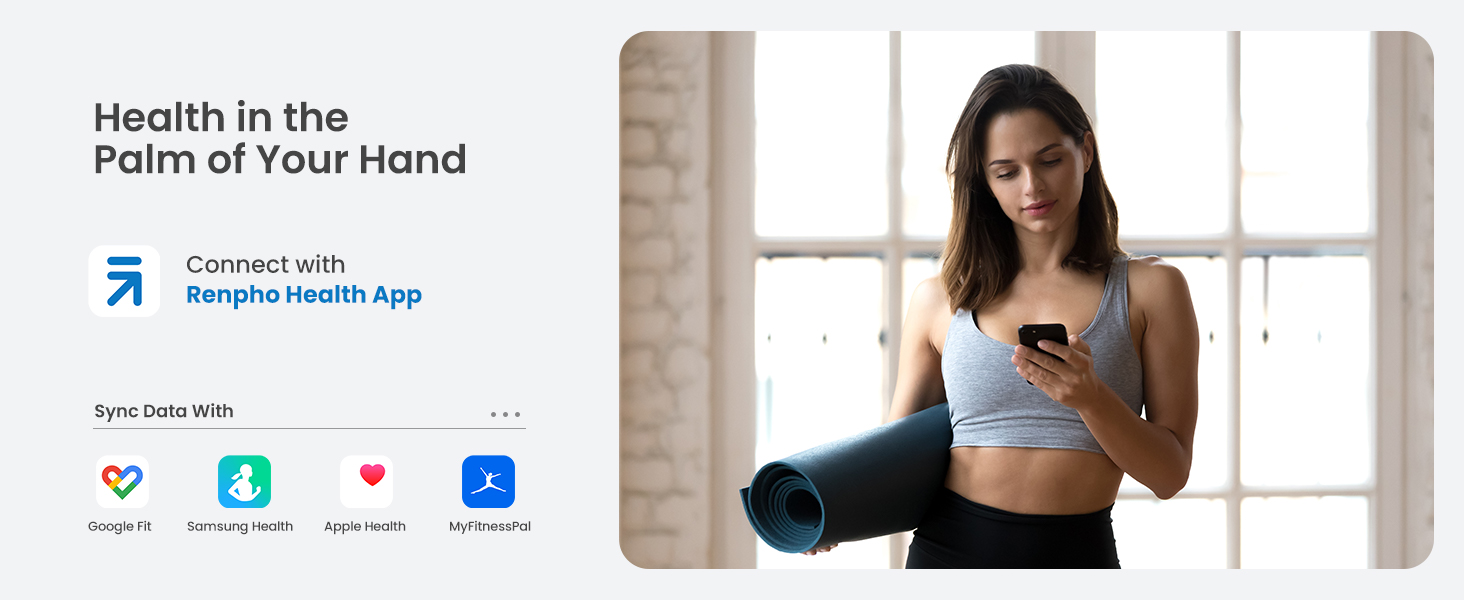 Nő jóga-szőnyeggel a kezében telefonját nézi, a Renpho Health App szövege mellett.