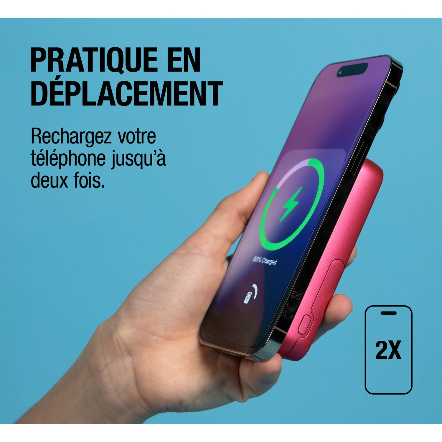 Un téléphone est chargé par une batterie externe rose. L'écran affiche 80% chargé.