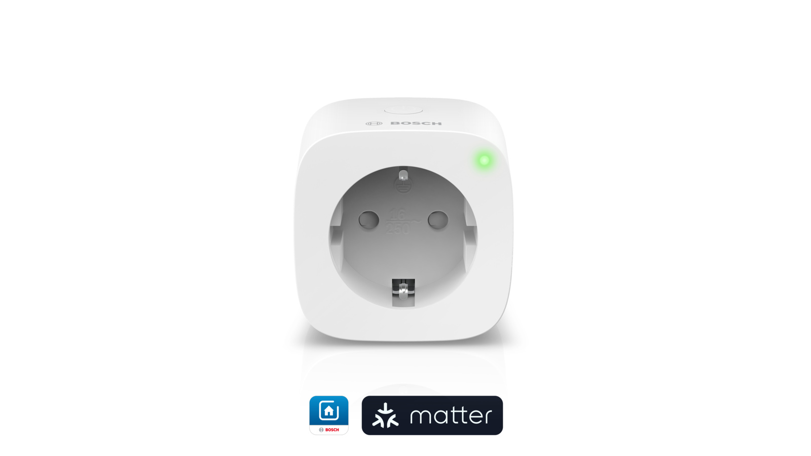 Ein weißer Bosch Smart Plug mit deutscher Steckdose und grünem Licht.