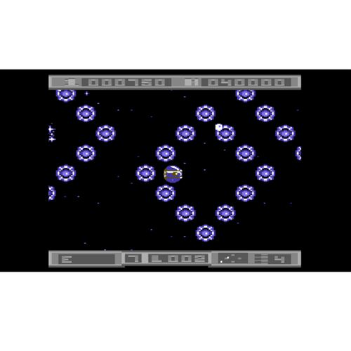 Un juego espacial con una nave azul esquivando enemigos púrpuras.