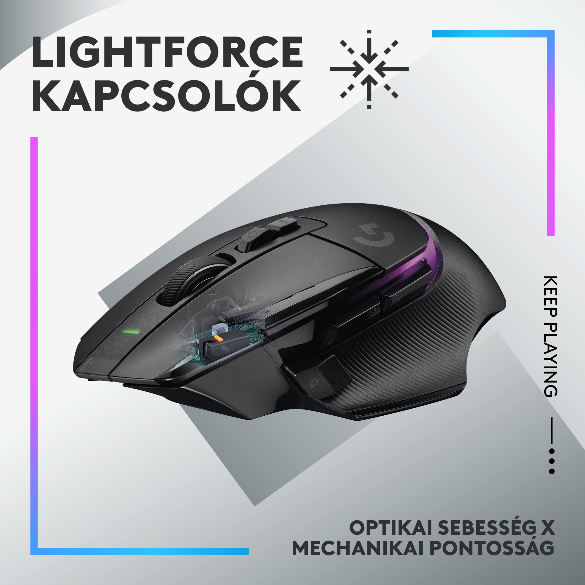 Fekete gamer egér világító díszítésekkel és műszaki részletekkel.