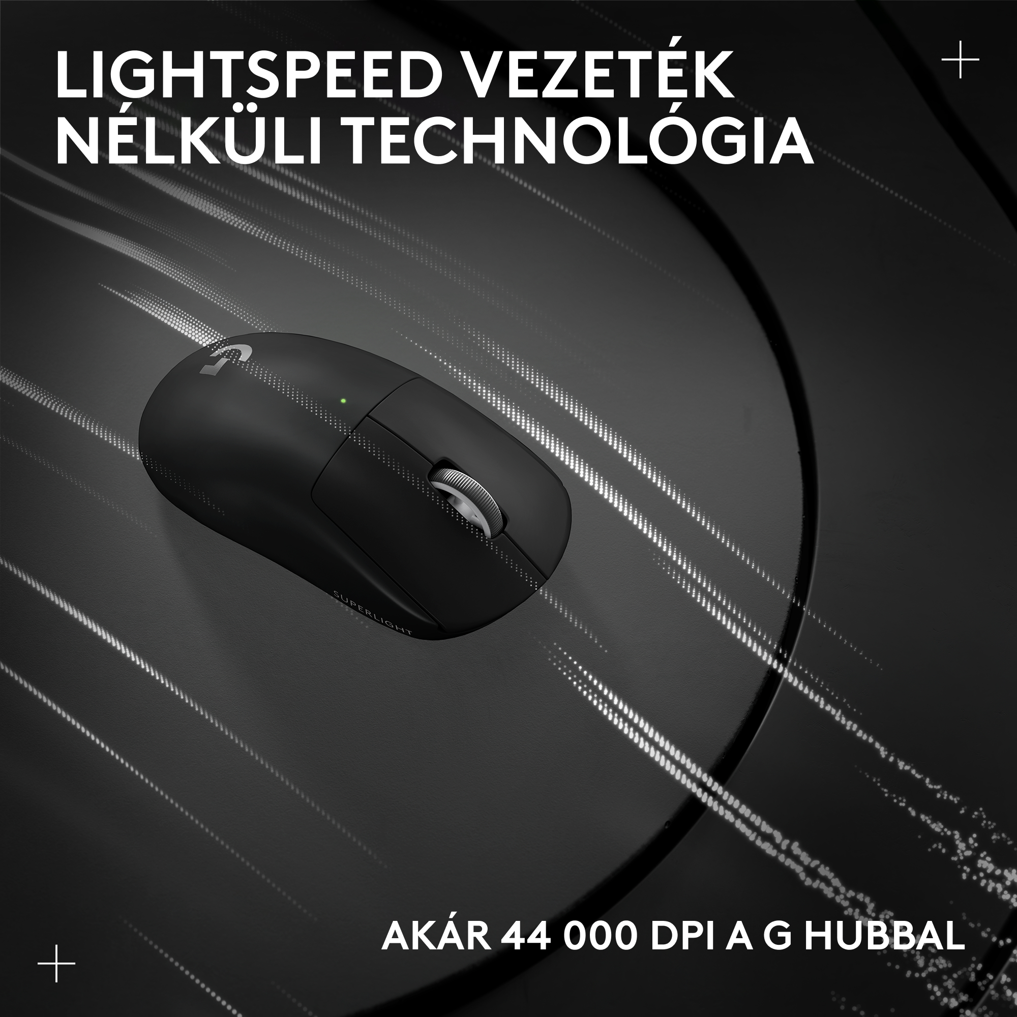 Fekete vezeték nélküli egér Logitech logóval és töltésjelzővel.