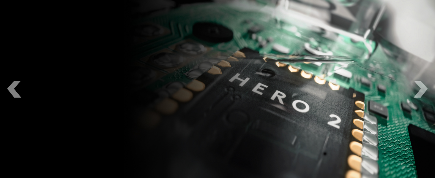 Zöld áramköri lap közelképe, "HERO 2" felirattal egy fekete chipen.