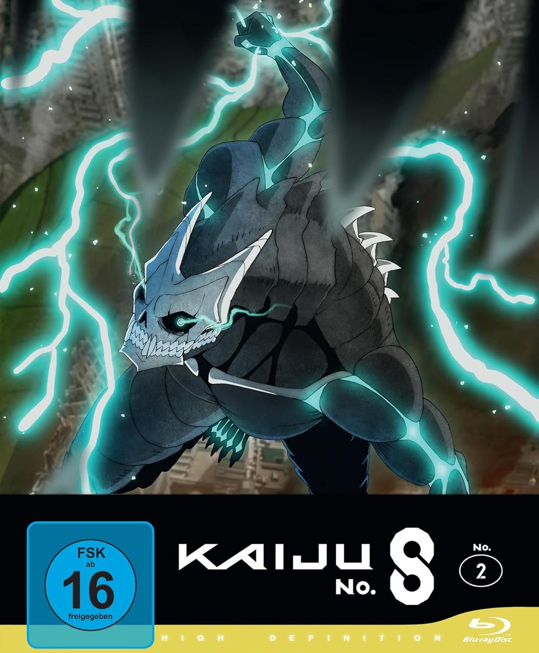 Ein Kaiju mit leuchtenden blauen Linien, umgeben von Blitzen, vor einer Stadtkulisse.