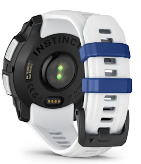 Tył białego zegarka Garmin Instinct z niebieskimi paskami. Widoczny czujnik tętna.