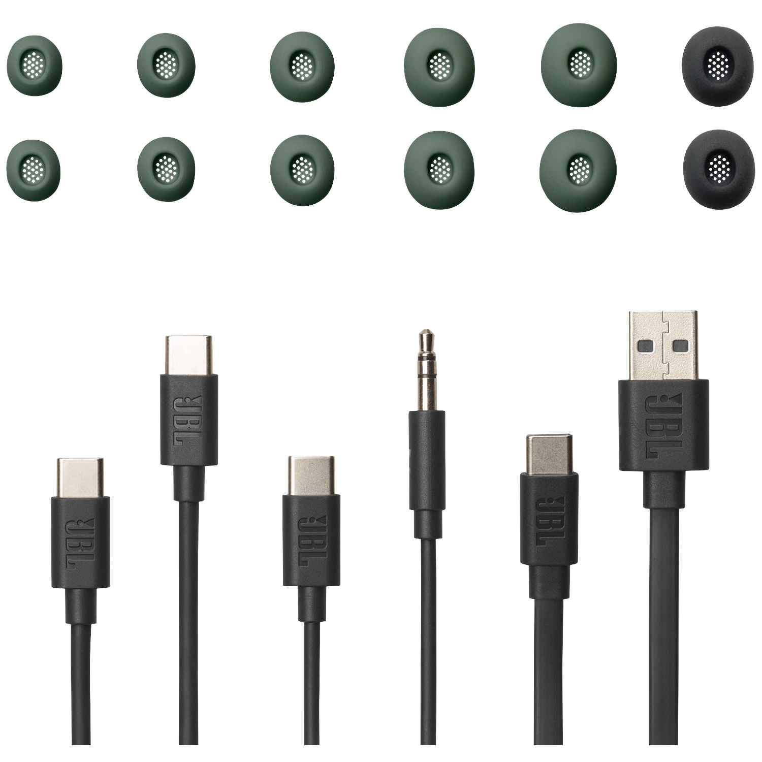 Groene en zwarte oordopjes boven kabels met USB-C, jack en USB-A connectoren.