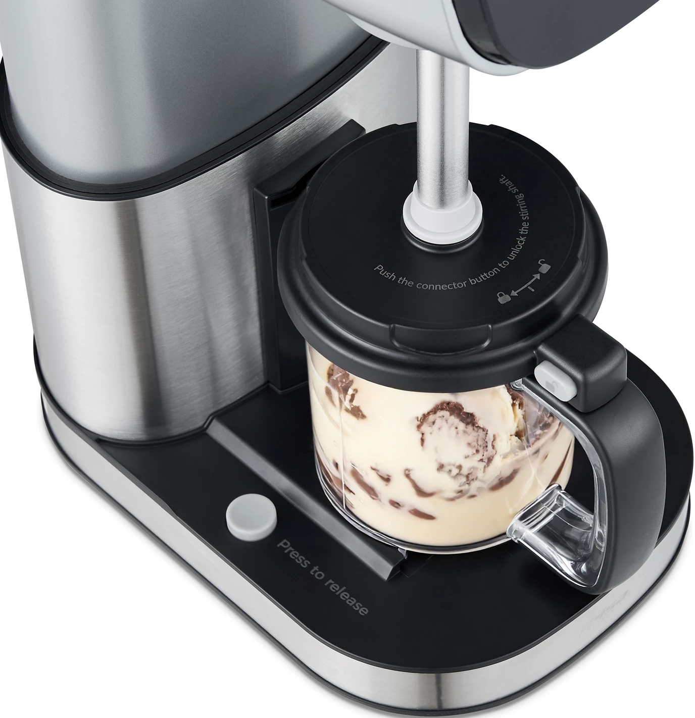 Un elettrodomestico con elementi in acciaio inossidabile e un contenitore di gelato al cioccolato.