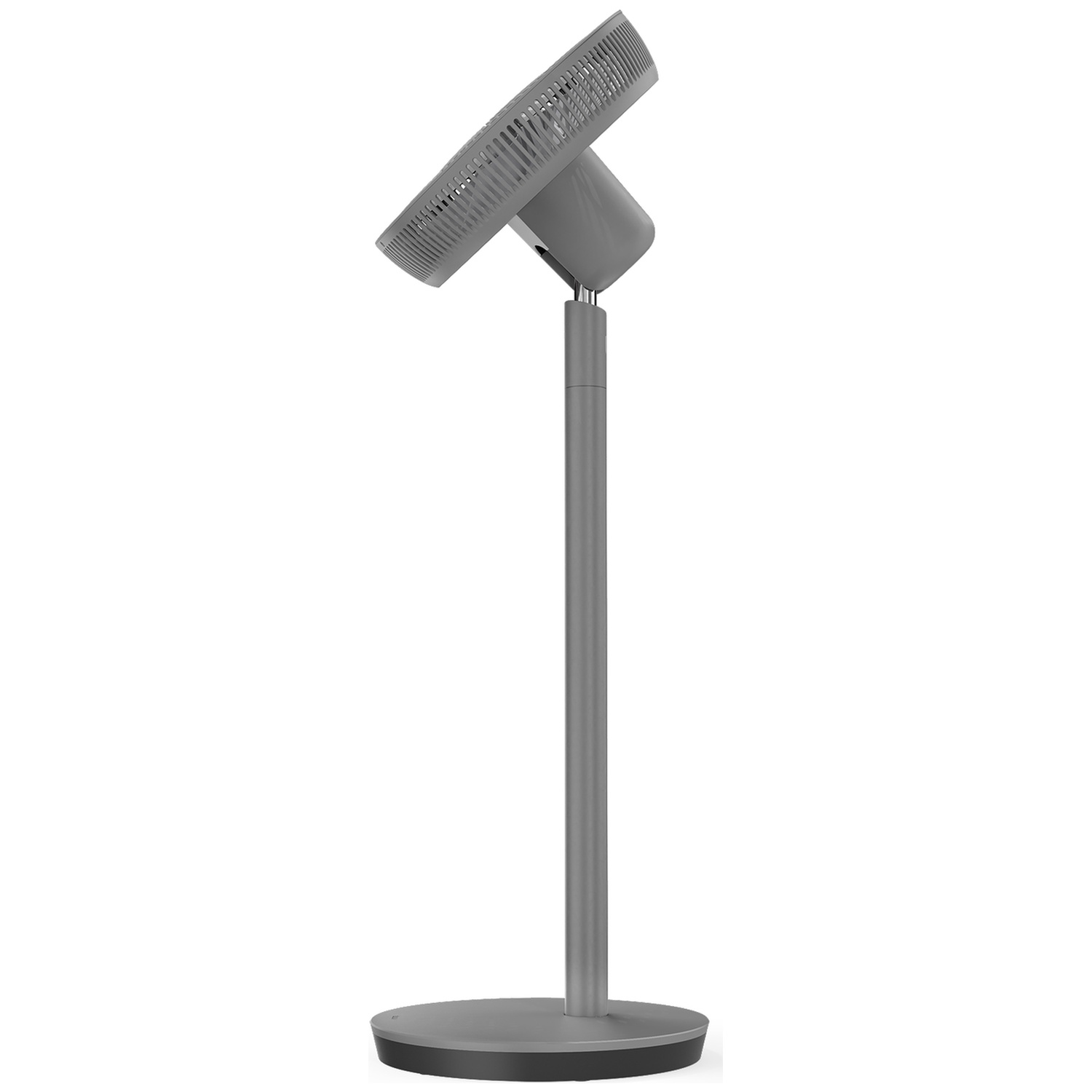 Un ventilateur sur pied gris avec une base ronde et une tête réglable.