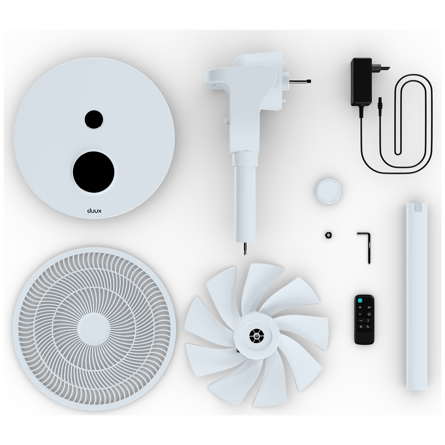 Pièces blanches de ventilateur, télécommande et adaptateur secteur sur fond blanc.