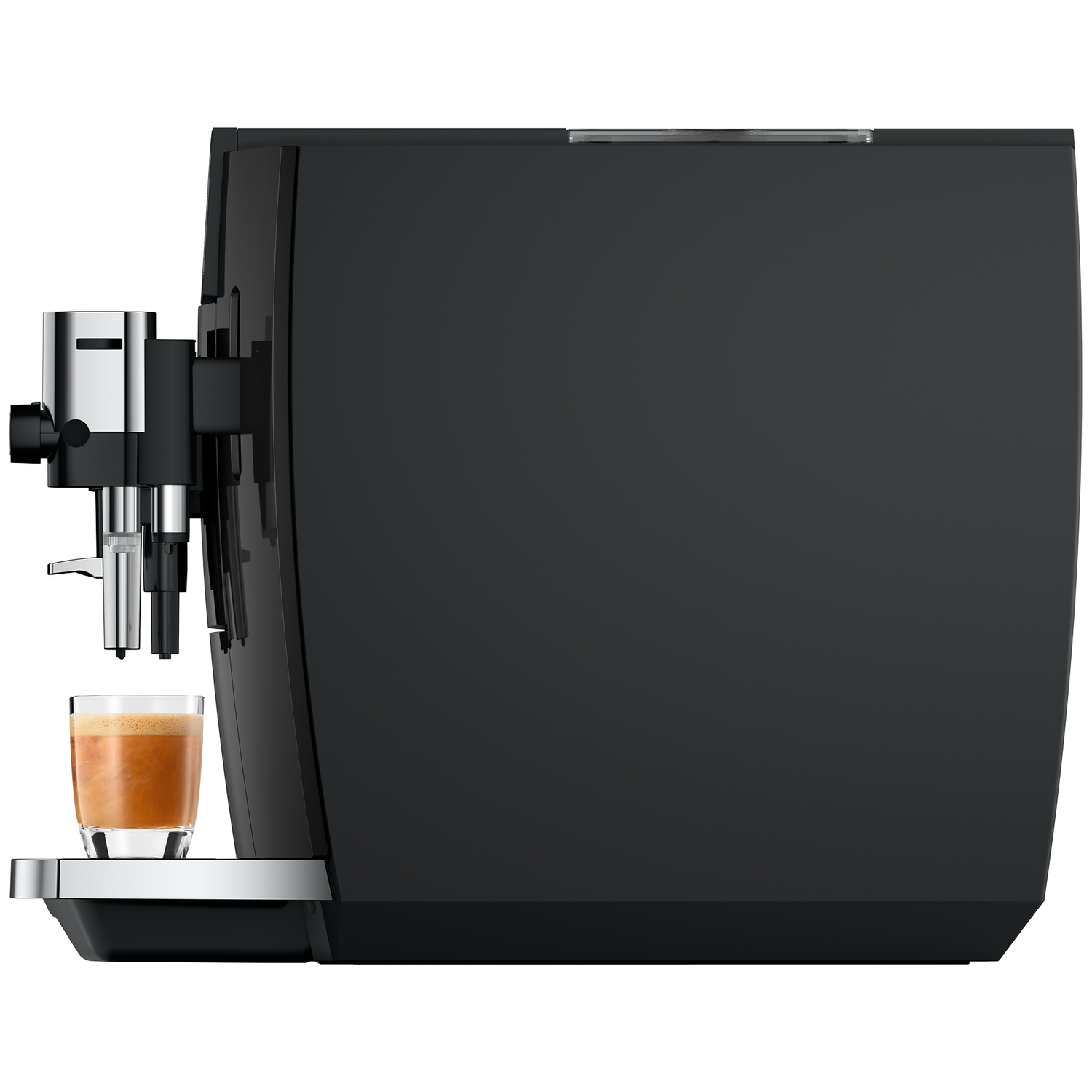 Een zwarte koffiemachine met een glas espresso ernaast.