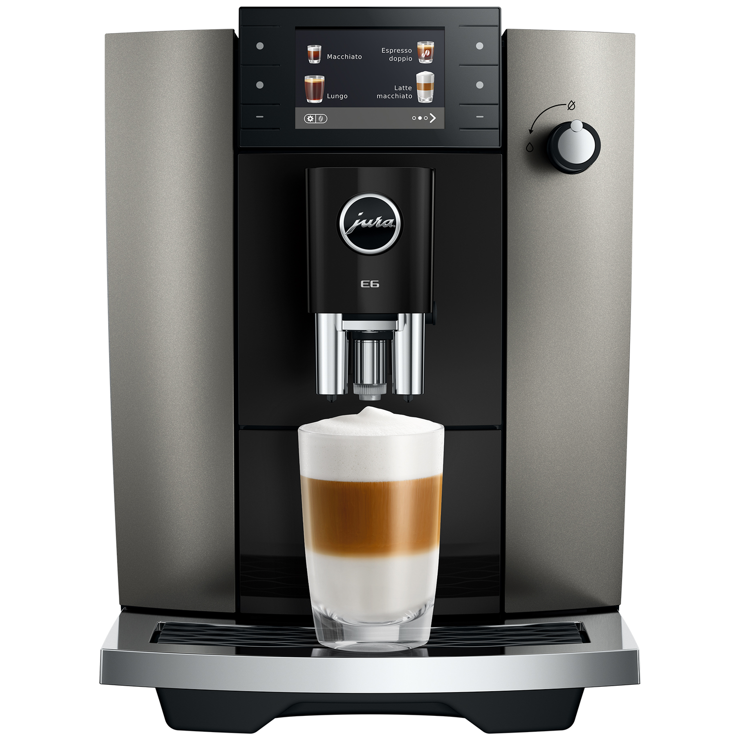 Een Jura koffiezetapparaat met een latte macchiato in een glas.