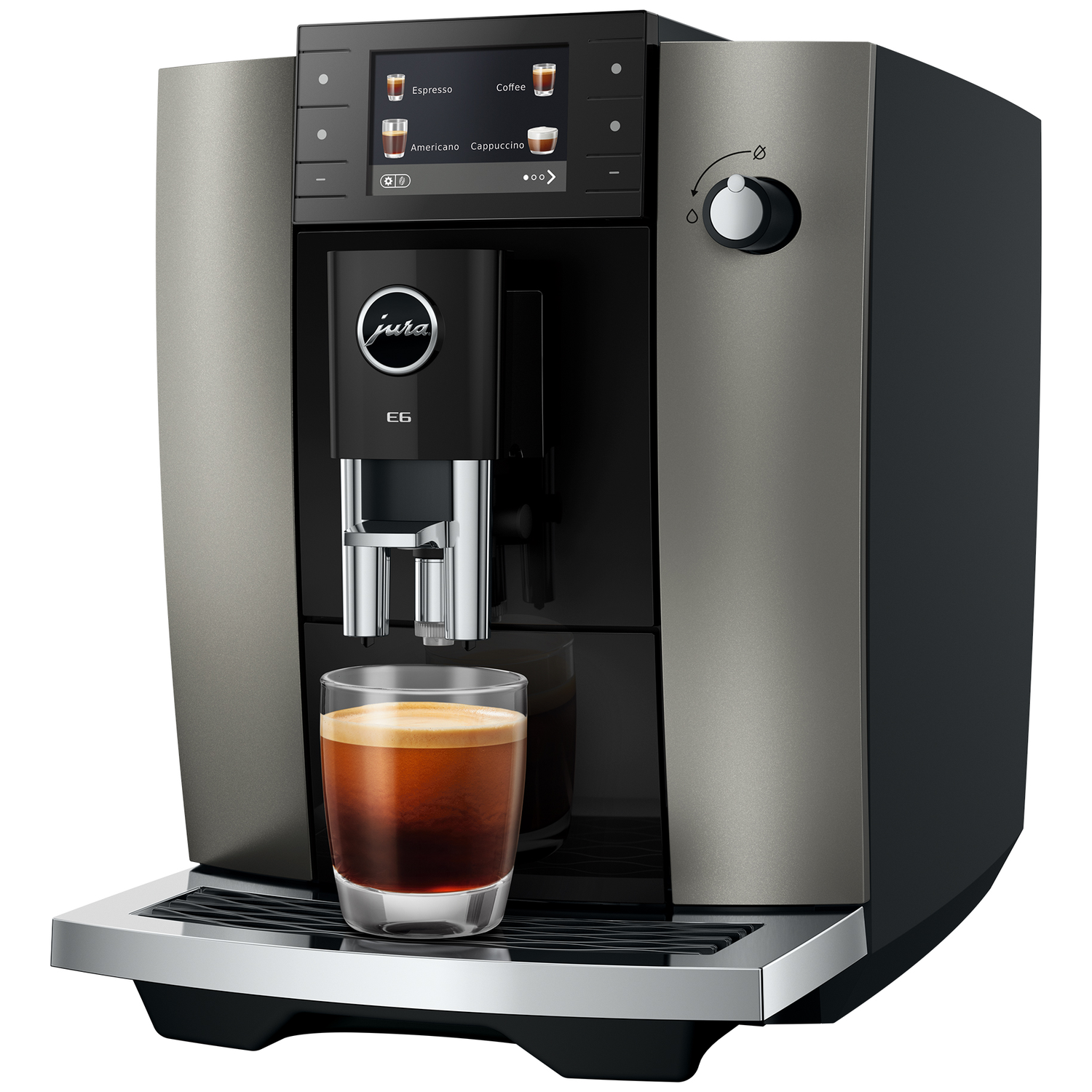 Een zilverkleurige en zwarte koffiemachine met een glas espresso en een bedieningspaneel.