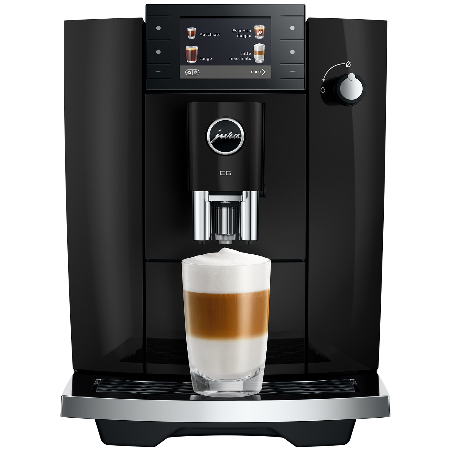 Zwarte koffiemachine met een glas latte macchiato erop.