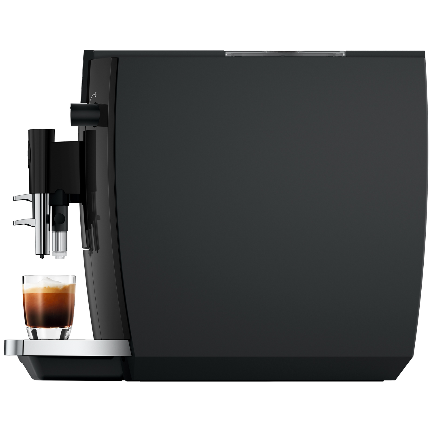 Een zwarte koffiemachine met een glas espresso op de lekbak.
