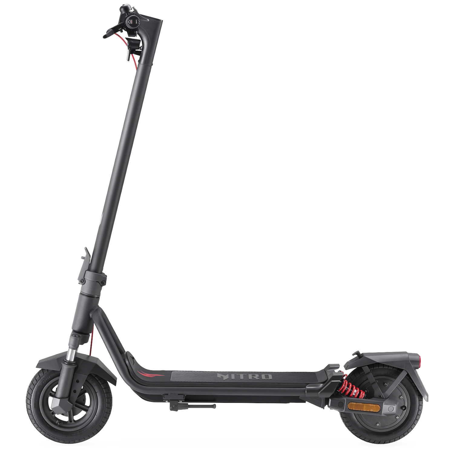 Een zwarte elektrische step met rode accenten, van de zijkant gezien tegen witte achtergrond.